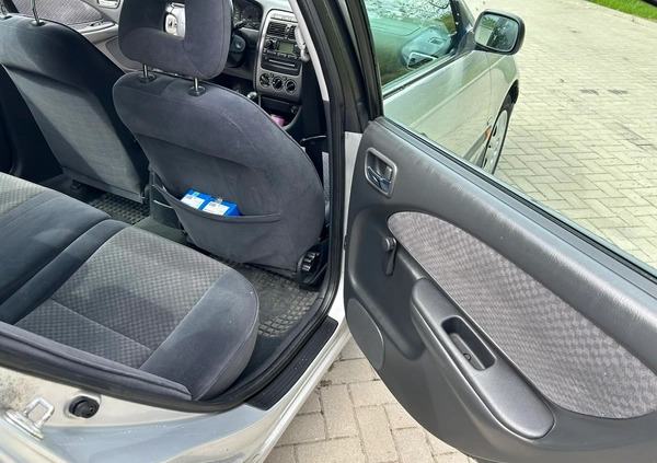 Toyota Avensis cena 5299 przebieg: 314641, rok produkcji 2002 z Białystok małe 326